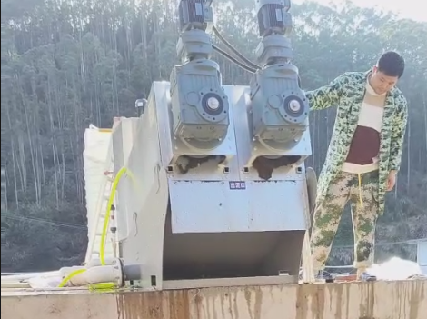 廣東河源養豬場疊螺機402案例分析 廣東河源養豬場疊螺機402案例分析